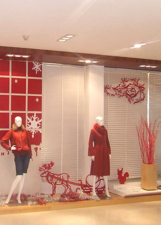 服装店橱窗陈列方法 从容应对橱窗设计