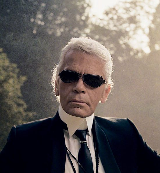 香奈儿艺术总监Karl Lagerfeld去世 享年85岁Fri Feb 22 2019 17:44:19 GMT+0800 (中国标准时间) 香奈儿艺术总监Karl Lagerfeld去世 享年85岁Fri Feb 22 2019 17:44:19 GMT+0800 (中国标准时间)