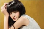 美女明星杨幂 甜美外表青春装扮